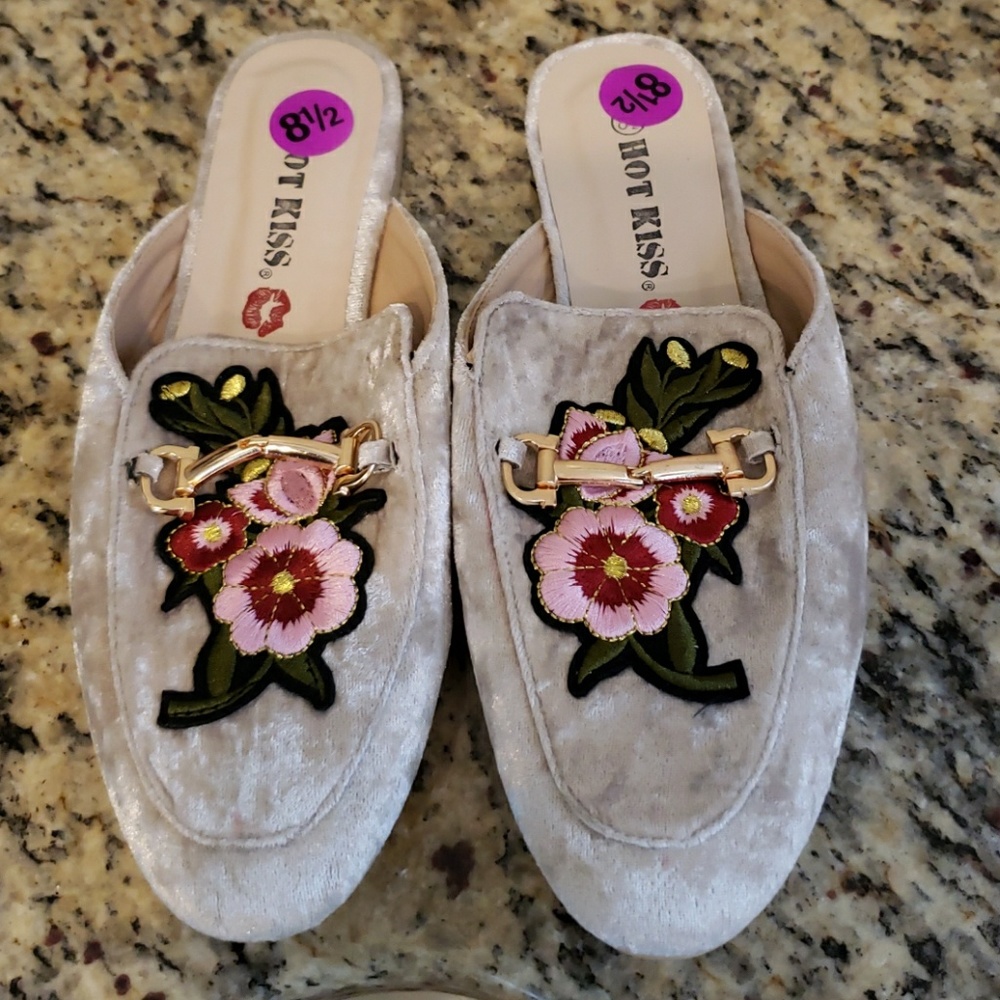 Hot kiss floral shoes